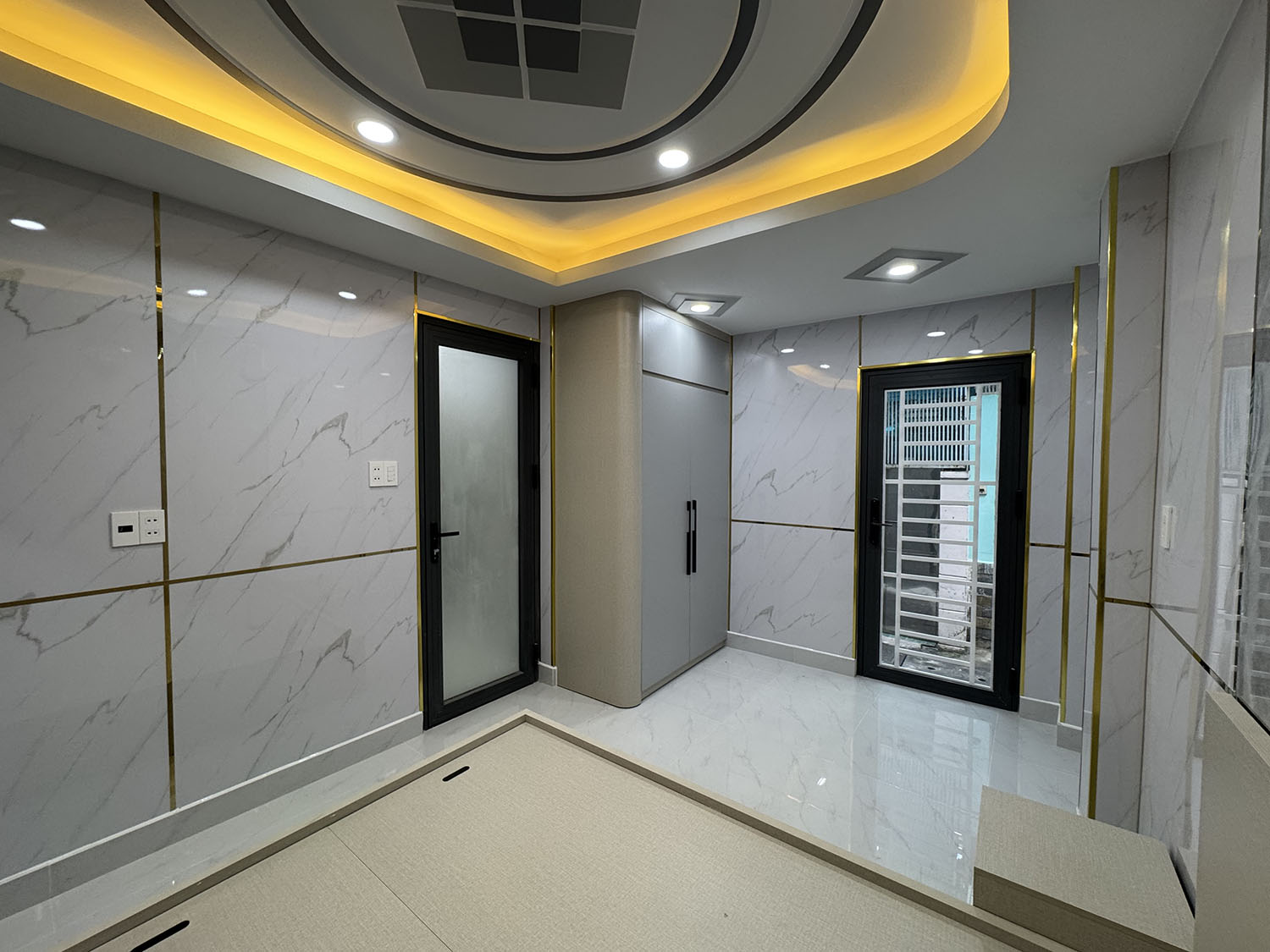 Biệt thự mini t.kế Tân Cổ Điển đẹp lung linh mặt tiền thụt (sát và liền kế mặt tiền ) Đoàn Thị Điểm